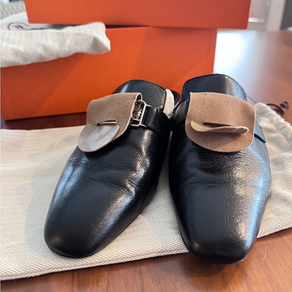 Hermes Black Leather Mules, IT 38 - Rare Equestrian Buckle - Picture 5 of 13